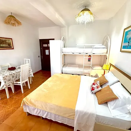 Joni'S Beach Apartments - Spille